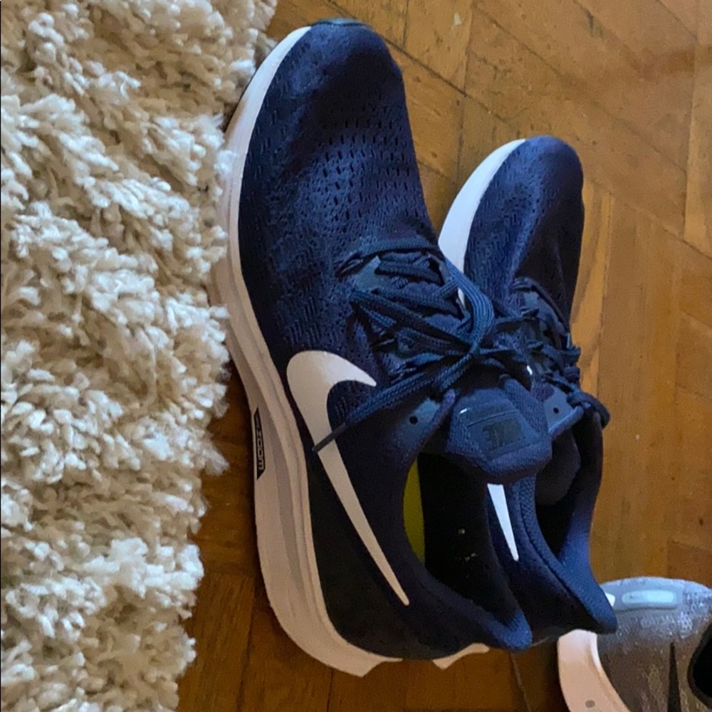 Nike zoom sneakers